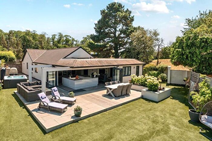 4 Bedroom Detached House For Sale In Exceptional Contemporary Home - Leybourne, ME19