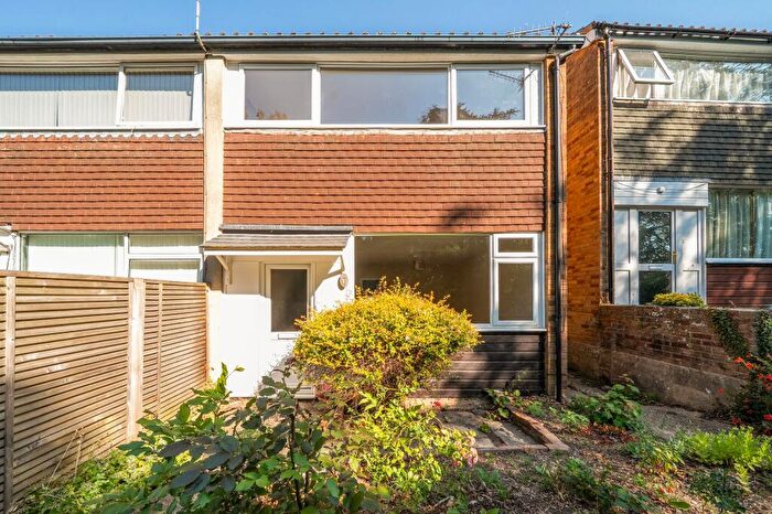 3 Bedroom Semi-Detached House For Sale In Fowlers Hill, Salisbury, SP1