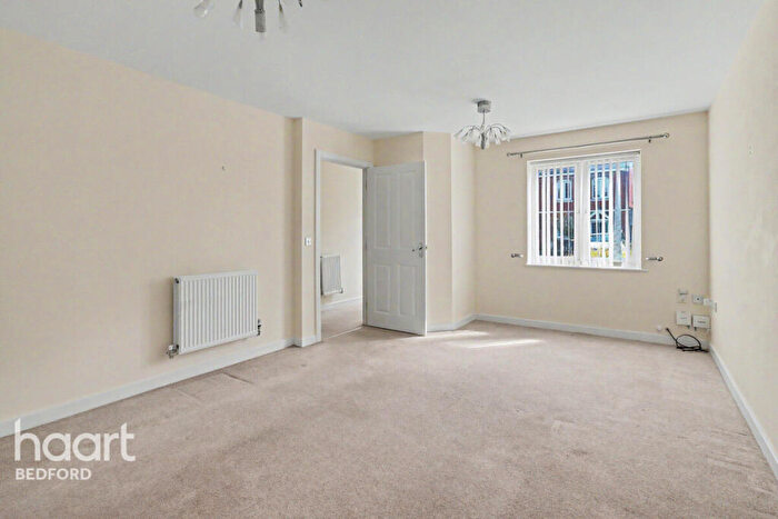 3 Bedroom End Of Terrace House To Rent In Sherwood Close, Bedford, MK43