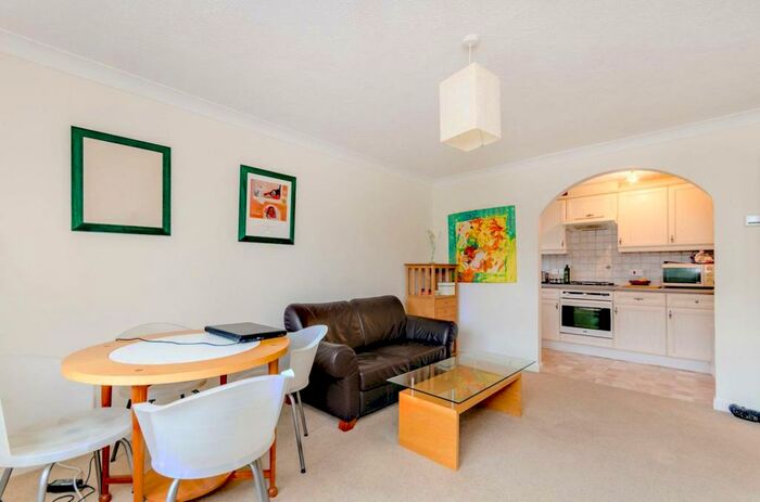 1 Bedroom Flat To Rent In St Lukes Square, Guildford, GU1