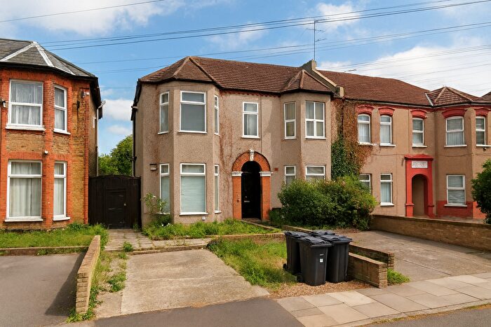 1 Bedroom Flat For Sale In Mansfield Road, Ilford, IG1