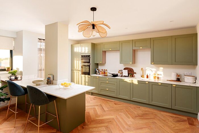 2 Bedroom Semi-Detached House For Sale In The Cliffs, Greenways, Ovingdean, Brighton, East Sussex, Bs, BN2