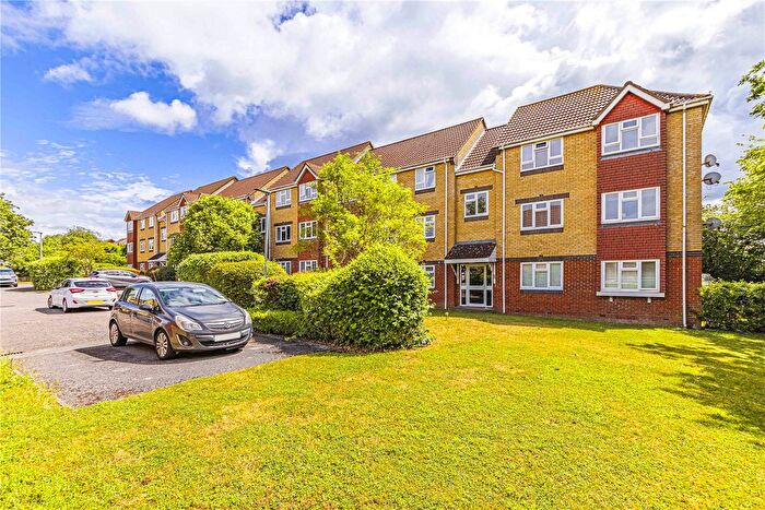 1 Bedroom Flat For Sale In Rutherford Close, Borehamwood, Hertfordshire, WD6
