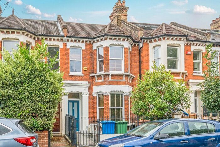 3 Bedroom House For Sale In Moncrieff Street, London, SE15