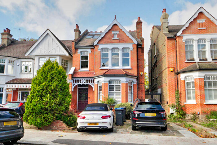 5 Bedroom Detached House To Rent In Old Park Road, N13
