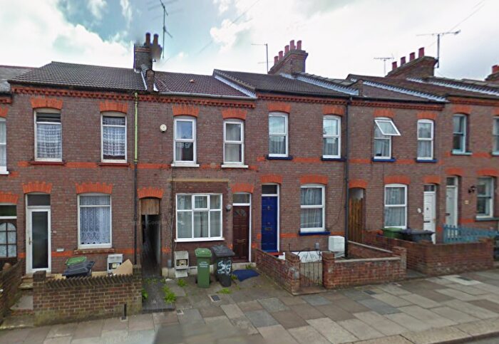 2 Bedroom Terraced House To Rent In St. Peters Road, Luton, Bedfordshire, LU1