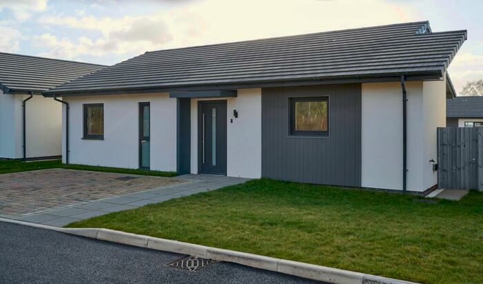 2 Bedroom Detached Bungalow For Sale In The View, Cypress Way, Burton Waters, LN1