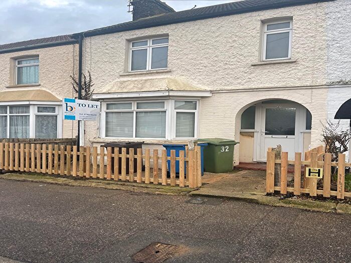 3 Bedroom Terraced House To Rent In Dumergue Avenue, Queenborough, ME11