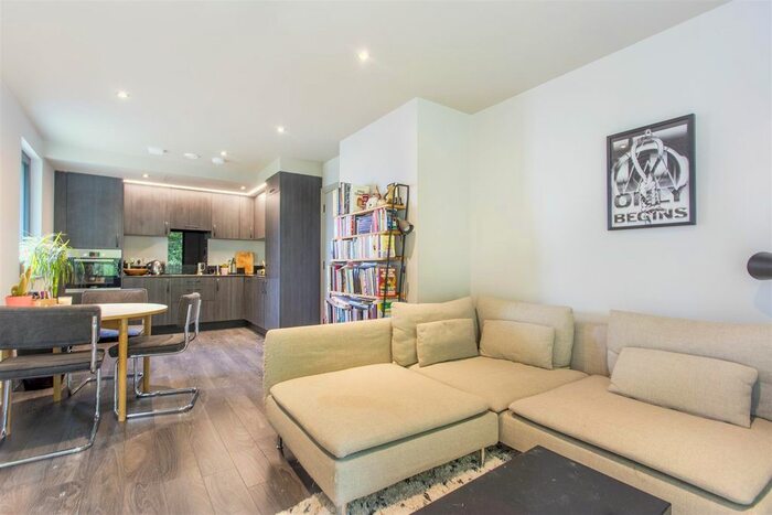 1 Bedroom Flat To Rent In Highbury New Park, London, N5