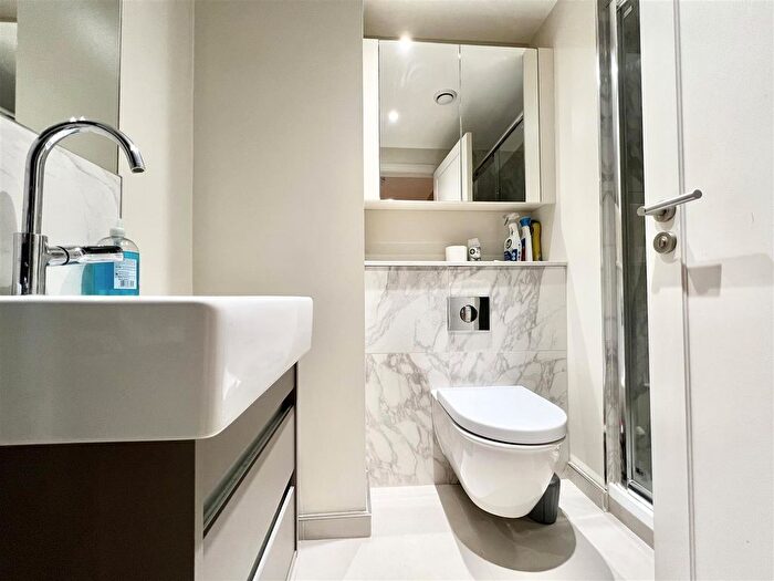 2 Bedroom Flat To Rent In Wellesley Road, Croydon, CR0