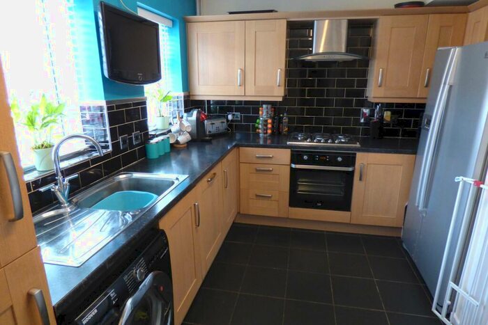 3 Bedroom Town House To Rent In Sycamore Drive, Auckley, DN9