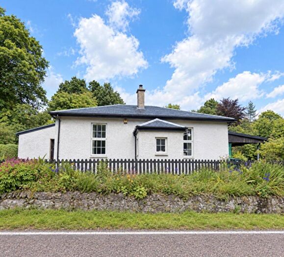 3 Bedroom Detached Bungalow For Sale In Minard, Inveraray, PA32