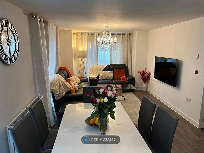 2 Bedroom Flat To Rent In Dukeminster Road, Dunstable, LU5