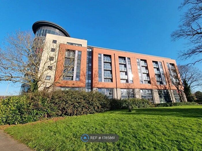1 Bedroom Flat To Rent In St. Albans Road, Watford, WD17