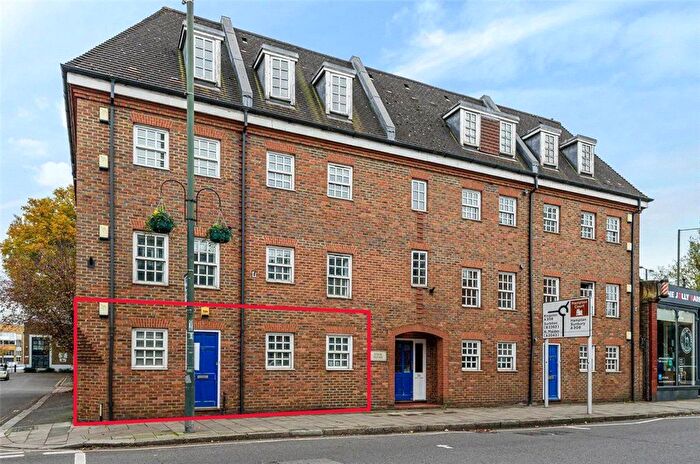 Studio For Sale In High Street, Hampton Wick, KT1