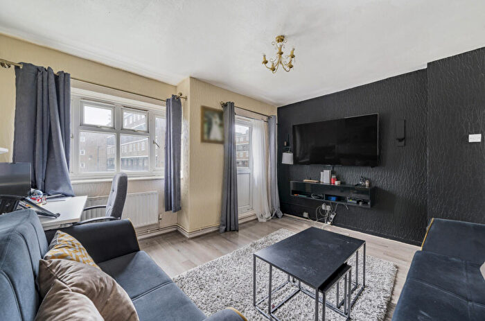 2 Bedroom Flat For Sale In Arden Estate, Hoxton, London, N1