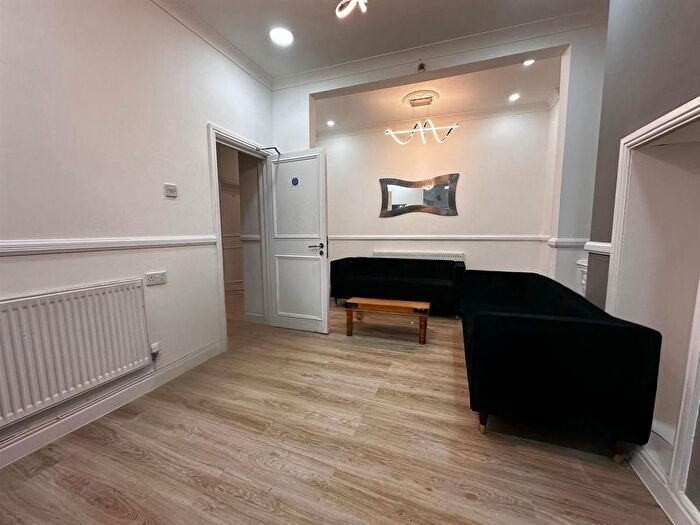 7 Bedroom Terraced House To Rent In Richmond Road, Cardiff, CF24