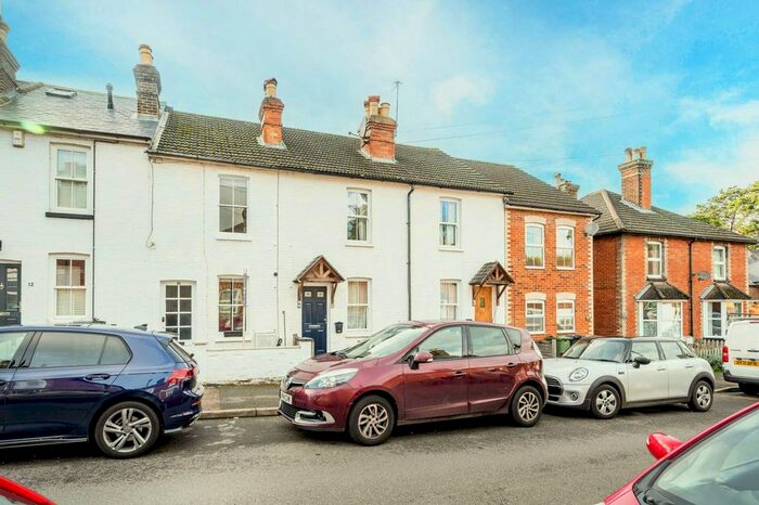 2 Bedroom Terraced House To Rent In High Path Road, Merrow, Guildford, GU1