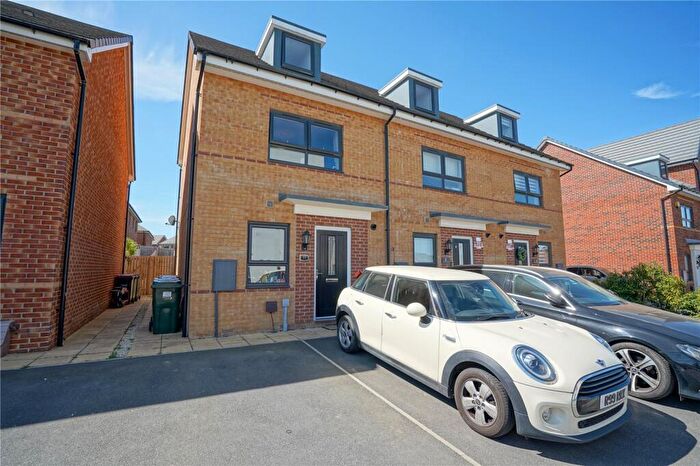 4 Bedroom End Of Terrace House For Sale In Askham Way, Waverley, Rotherham, South Yorkshire, S60