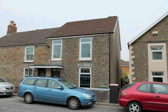 3 Bedroom End Of Terrace House To Rent In Cardiff Road, Llantrisant, CF72