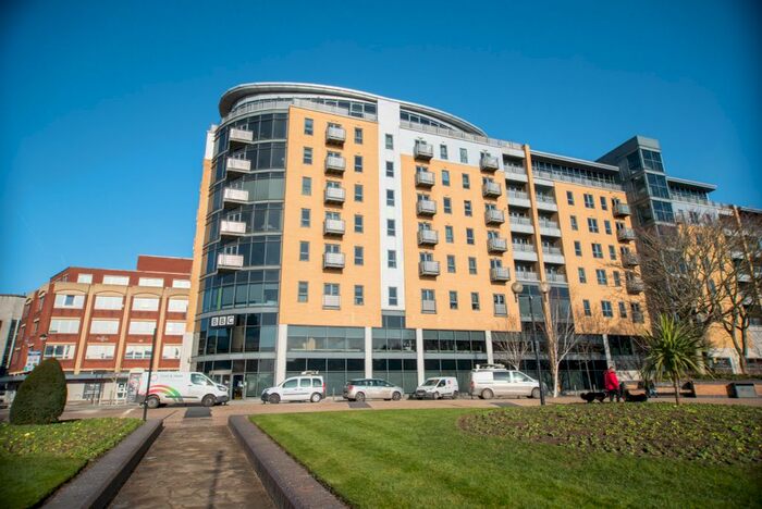 2 Bedroom Flat To Rent In Queens Court, Dock Street, Hull, Hull, HU1
