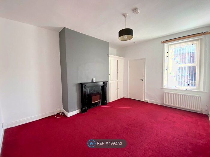 3 Bedroom Flat To Rent In Westbourne Avenue, Gateshead, NE8