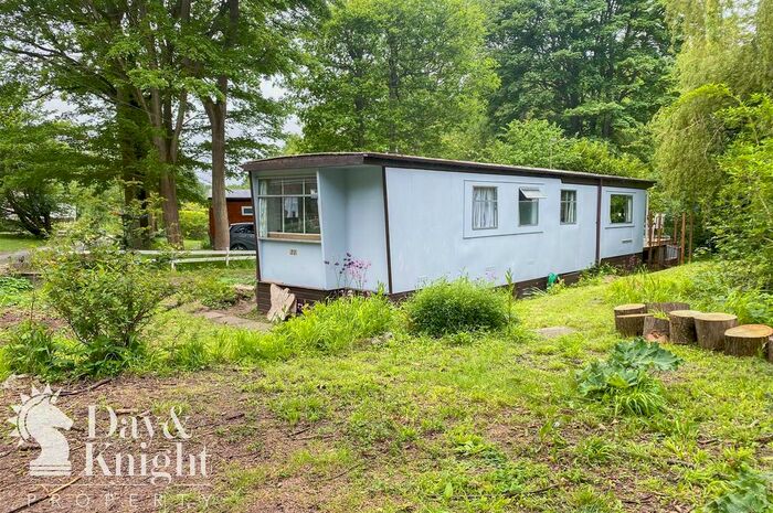 1 Bedroom Detached Bungalow For Sale In Upper Holton, Halesworth, IP19