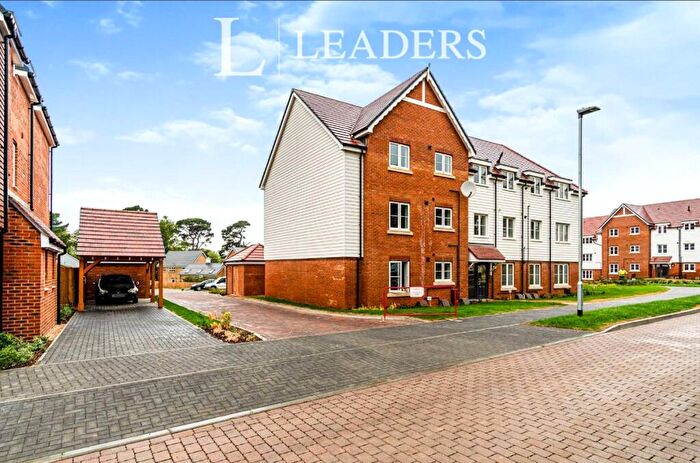 2 Bedroom Flat To Rent In Steeplechase Way, Fontwell, Arundel, BN18