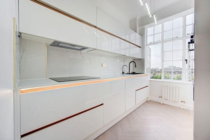 1 Bedroom Flat To Rent In Warwick Gardens, Earls Court, London, W14