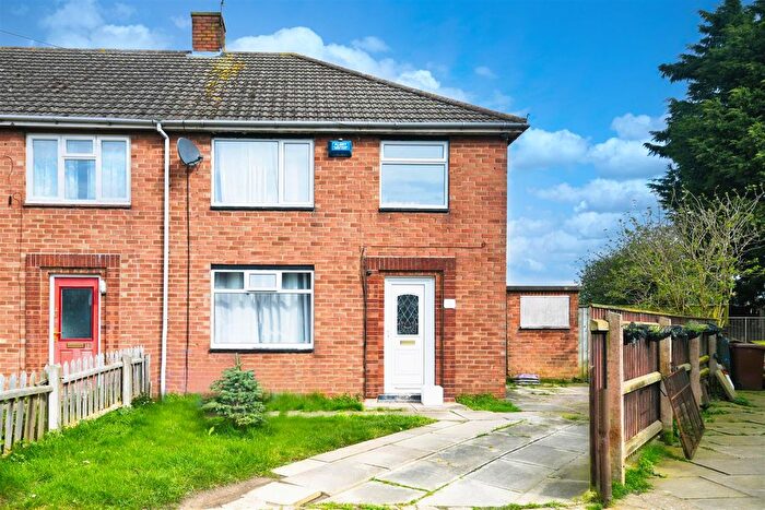 3 Bedroom End Of Terrace House To Rent In Langton Close, Grimsby, DN33