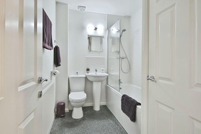 3 Bedroom End Terrace House For Sale In Northgate, Hull, HU7