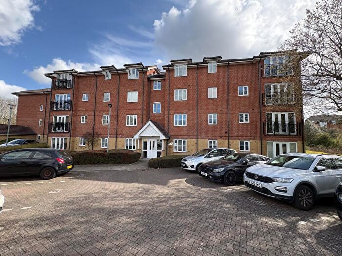 2 Bedroom Flat To Rent In Winnipeg Way, Broxbourne, EN10