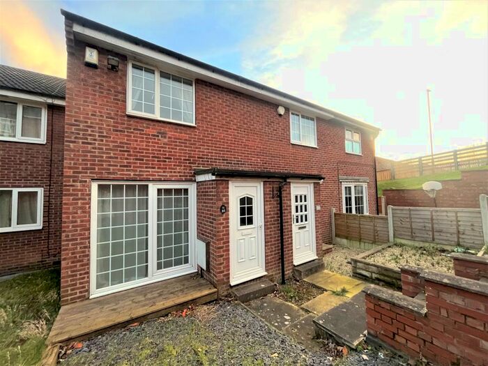 2 Bedroom Town House To Rent In Canal Lane, Stanley, Wakefield, WF3