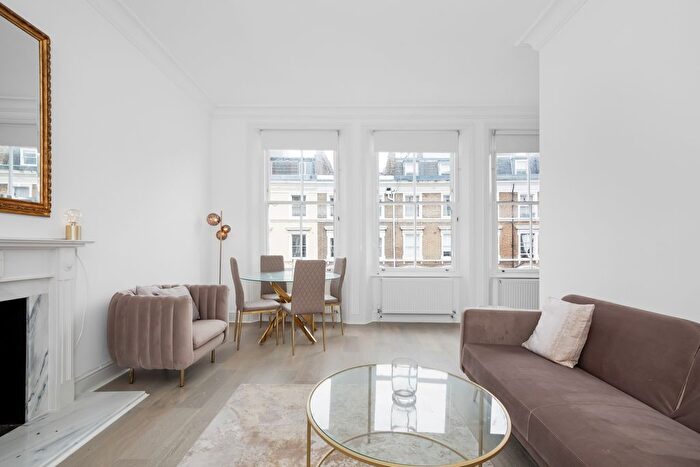 2 Bedroom Flat To Rent In Collingham Place, Earls Court, SW5