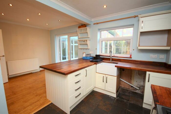 3 Bedroom End Of Terrace House For Sale In Drylla, Dinas Powys, CF64