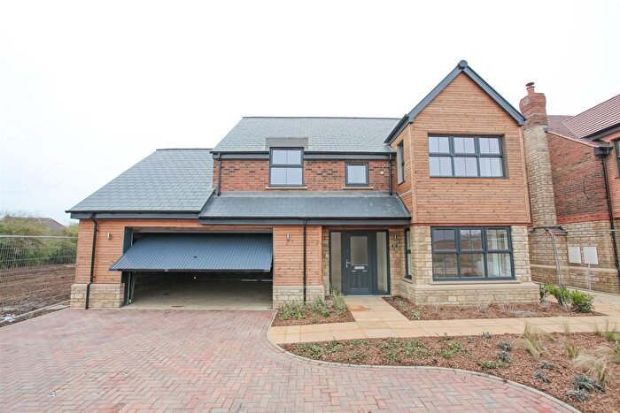 4 Bedroom Detached House To Rent In Baker Crescent, Radley, OX14
