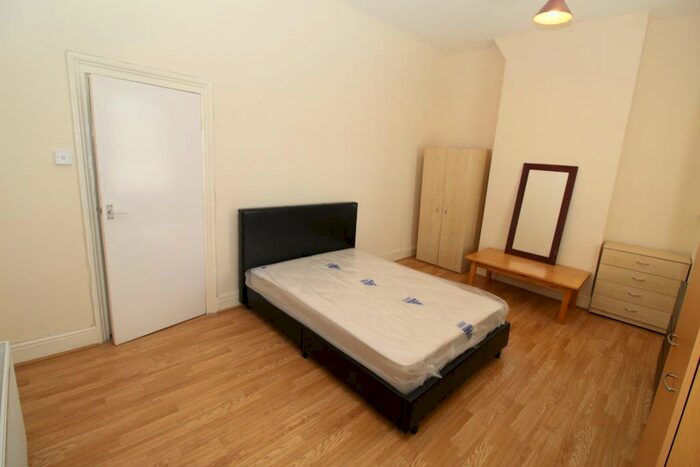 2 Bedroom Flat To Rent In Crwys Road, Cathays, Cardiff, CF24