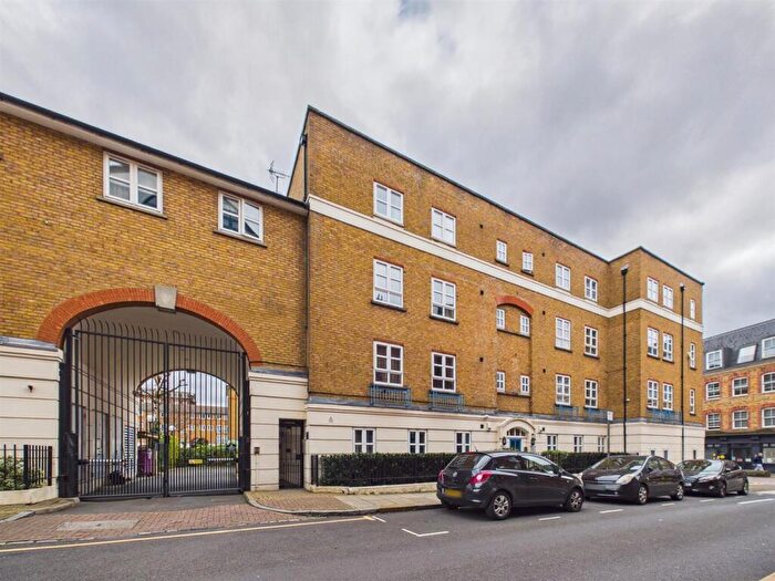 2 Bedroom Apartment For Sale In Kerbela Street, Shoreditch, E2