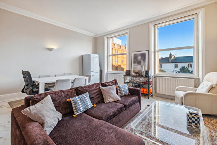 1 Bedroom Flat For Sale In Barker Street, Chelsea, SW10