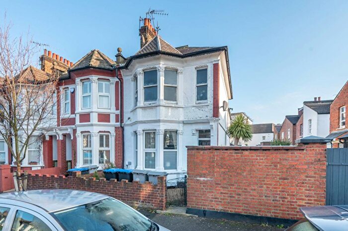 1 Bedroom Studio For Sale In Buxton Road, Willesden Green, London, NW2