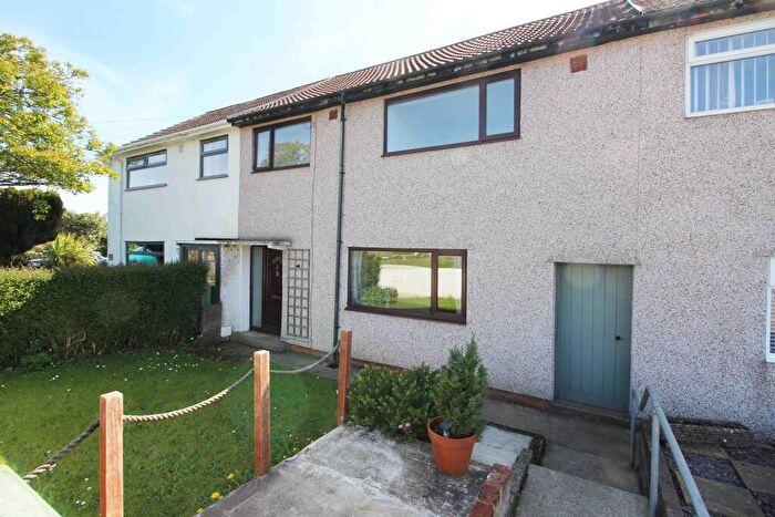 4 Bedroom Semi-Detached House To Rent In Brynamlwg, Pontyclun, CF72