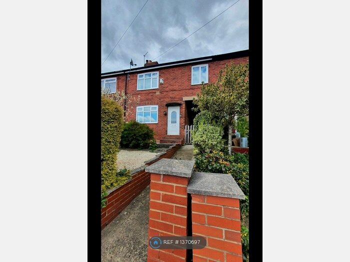 3 Bedroom Terraced House To Rent In Blue Hill Crescent, Leeds, LS12