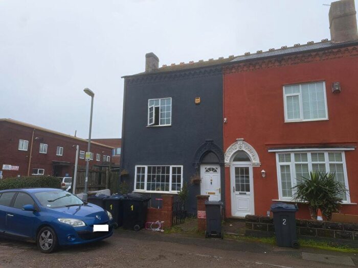 3 Bedroom Terraced House For Sale In Wesley Road, Erdington, Birmingham, West Midlands, B23