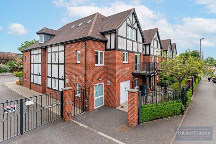 1 Bedroom Flat For Sale In Limpsfield Road, Sanderstead, CR2