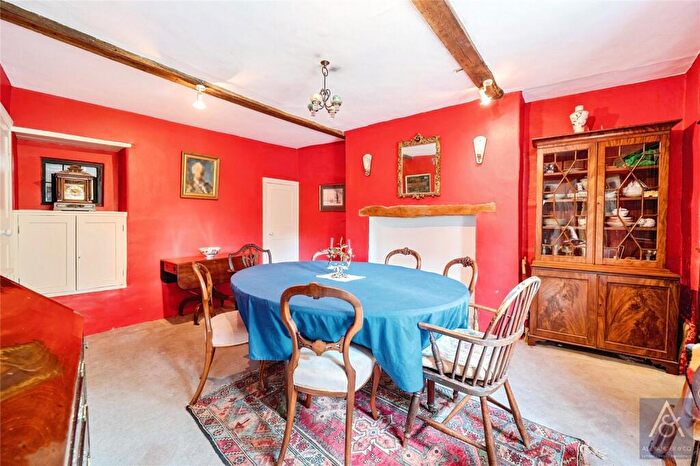6 Bedroom Semi-Detached House For Sale In Church End, Leckhampstead, Buckingham, MK18