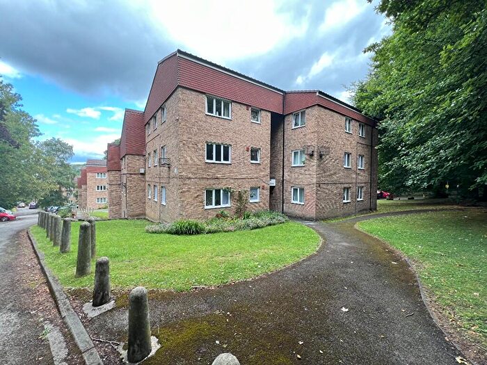 1 Bedroom Flat To Rent In Parkfield Road, Bradford, West Yorkshire, BD8