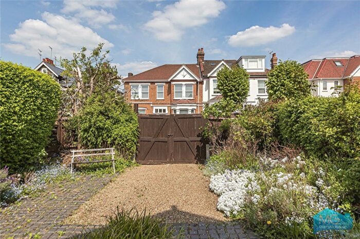 3 Bedroom Detached House For Sale In Woodside Park Road, Woodside Park, London, N12