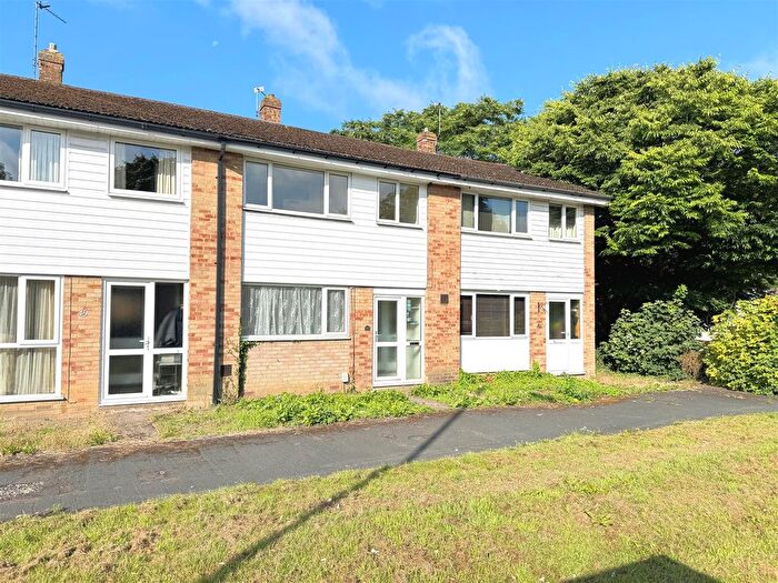 3 Bedroom Terraced House To Rent In Wendover Road, Aylesbury, HP21