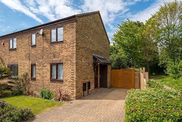 3 Bedroom Semi-detached House To Rent In Goodwood, Great Holm, Milton Keynes, Buckinghamshire, MK8