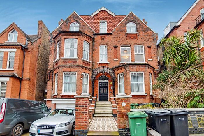 Flat To Rent In Parsifal Road, West Hampstead, NW6